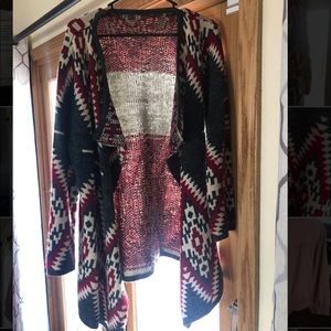 Cozy draped cardigan gray red & cream Aztec print